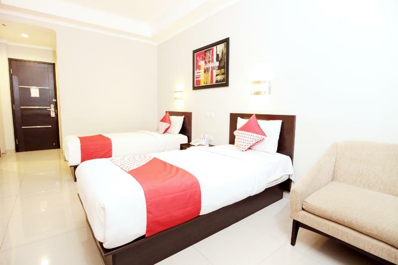 Urbanview Hotel Grand Malabar Bandung Exterior foto